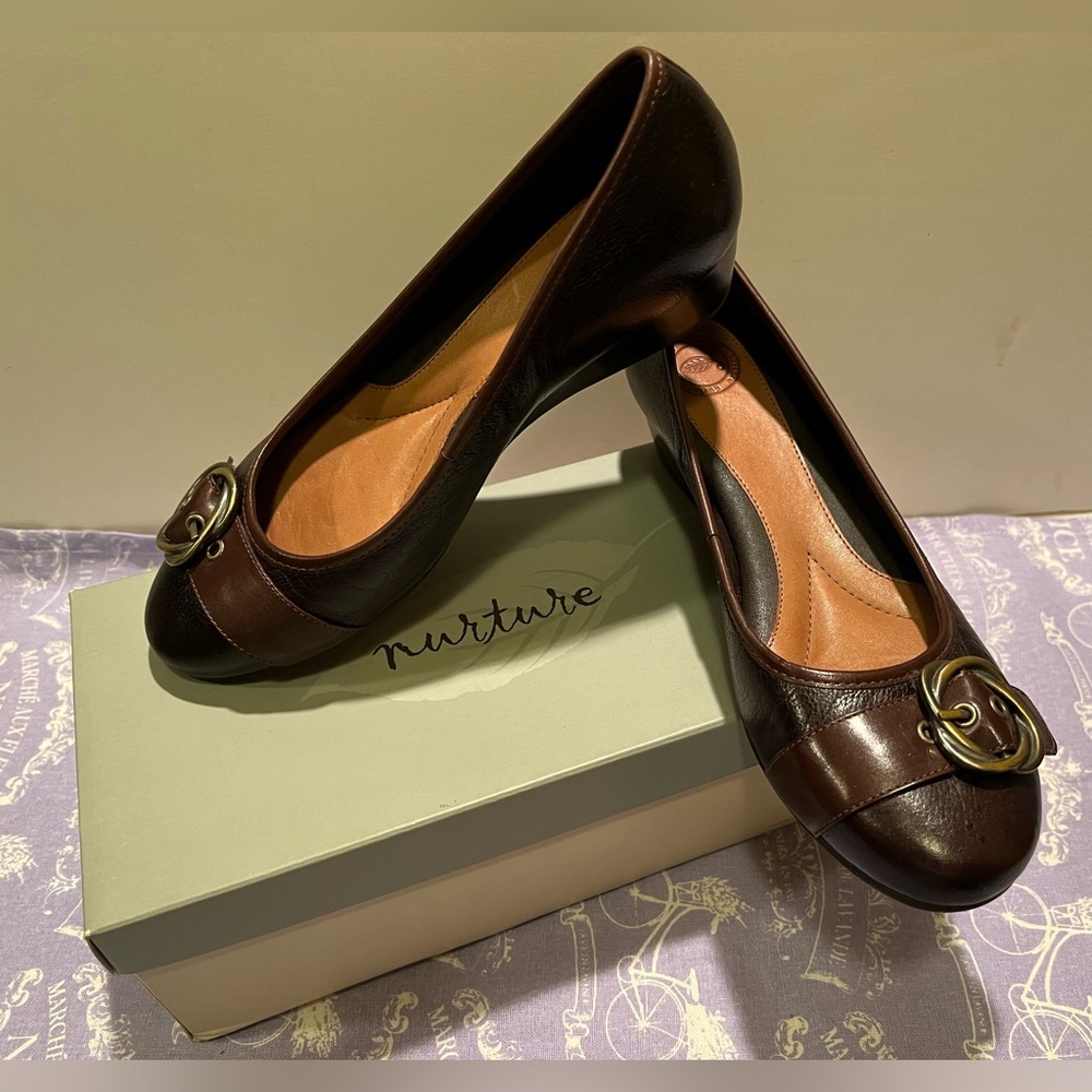 WOMEN’S NURTURE WEDGES.